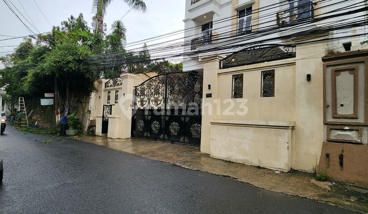 Kost Ekslusive 54 kamar selalu full lokasi strategis dekat Mrt