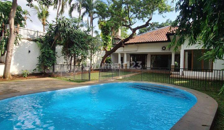 Comfortable House With Pool And Big Garden At Kemang Dalam 2