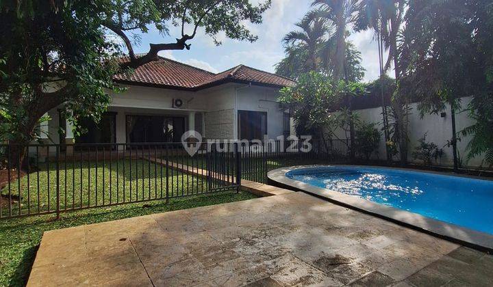 Comfortable House With Pool And Big Garden At Kemang Dalam 1