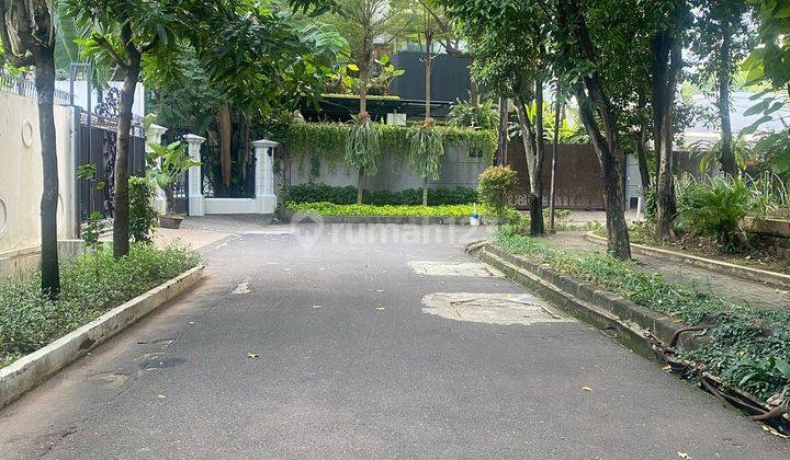 Tanah bentuk kotak depan taman lokasi prime belakang scbd  2