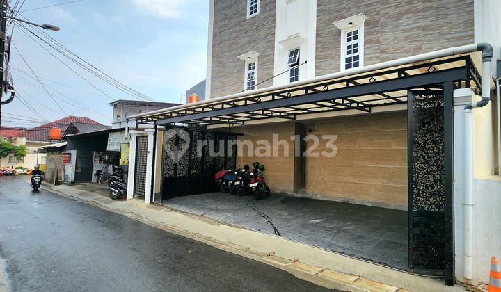 Kost ekslusive 32 kamar furnished okupansi full dekat stasiun Mrt