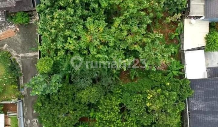 Square plot of land in a complex near Cinere Mall.