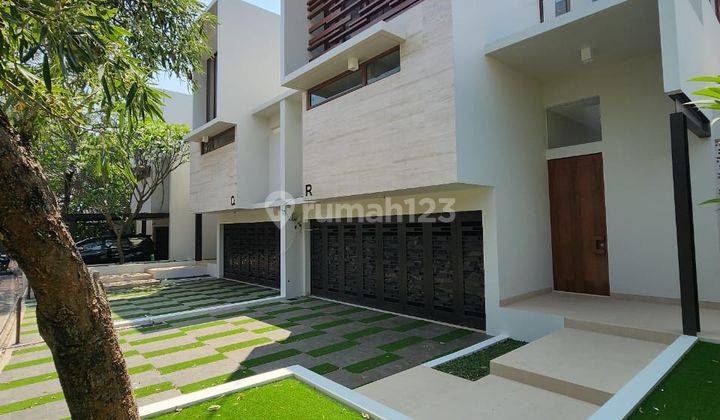 Rumah Mewah Modern Design 3 Lantai Dalam Townhouse Ampera Kemang 1