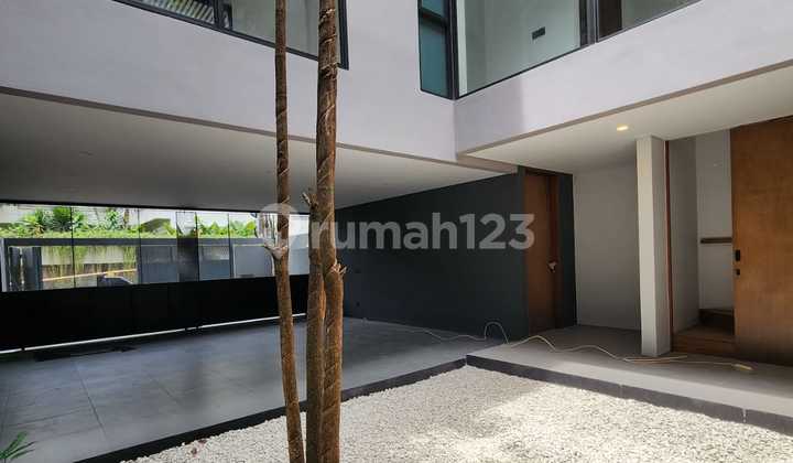 Brand New Modern house with pool at Kemang dalam bebas banjir 