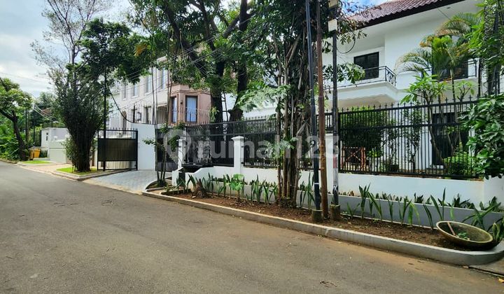 Luxurious And Comfortable House With Private Pool At Darmawangsa 2