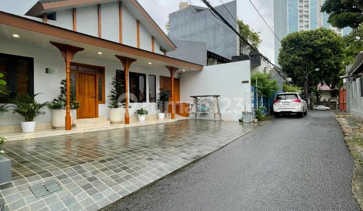 Brand New Modern House Cocok untuk Hunian atau Usaha Dekat Blok M