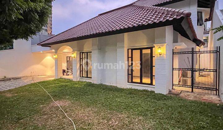 Rumah Mewah Siap Huni Private Pool Prime Area Permata Hijau  2