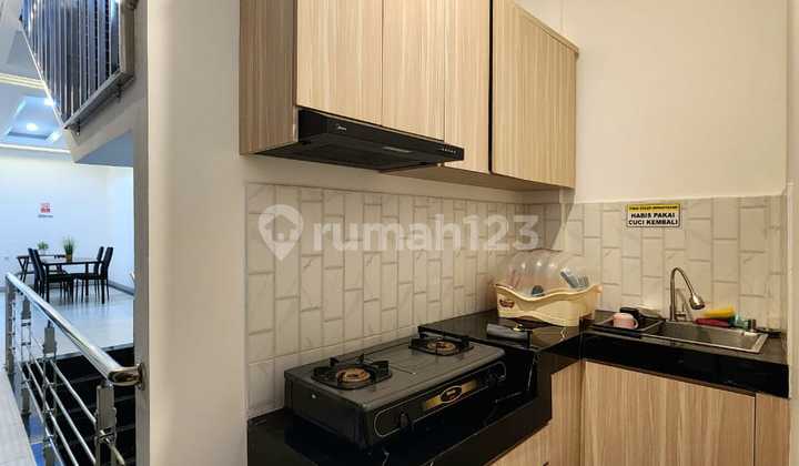 Kost ekslusive 4 lantai 33 kamar furnish terisi full deket pim 1
