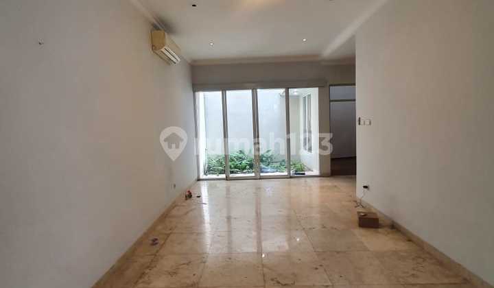 Nice house in a townhouse in Cilandak across from Citos 2