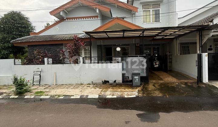 A Serene Home in a Complex, Corner Position, Wide Road, Bintaro Sector 9