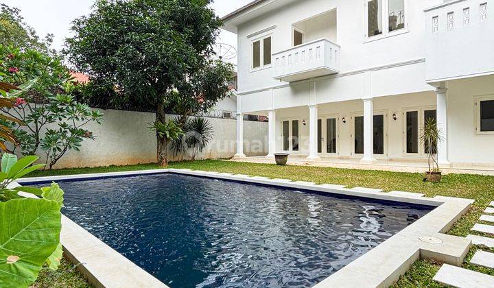 Rumah Modern Classic Siap Huni Halaman Luas With Private Pool  1