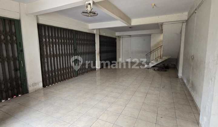 Shop House Villa Taman Bandara for Sale or Rent in Dadap Area, Tangerang