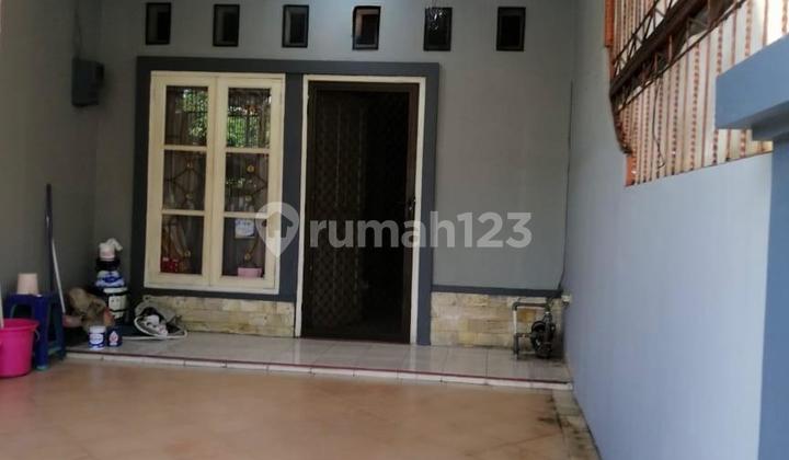 Ready-to-Occupy Rental House Located in Taman Palem Lestari, West Jakarta Ready-to-Occupy Rental House Located in Taman Palem Lestari, West Jakarta