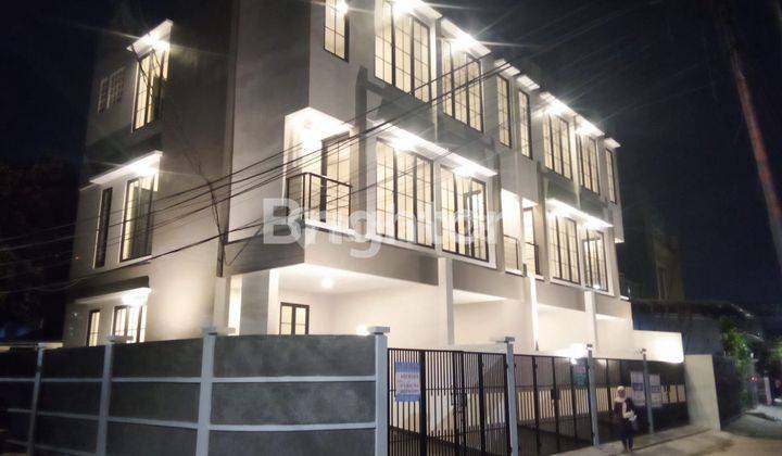 RUMAH BARU 3 LANTAI TAMAN RATU JAKARTA BARAT 1