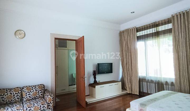 Rumah 3 Lantai Bagus Fully Furnished Area Menteng , Jakarta Pusat 2