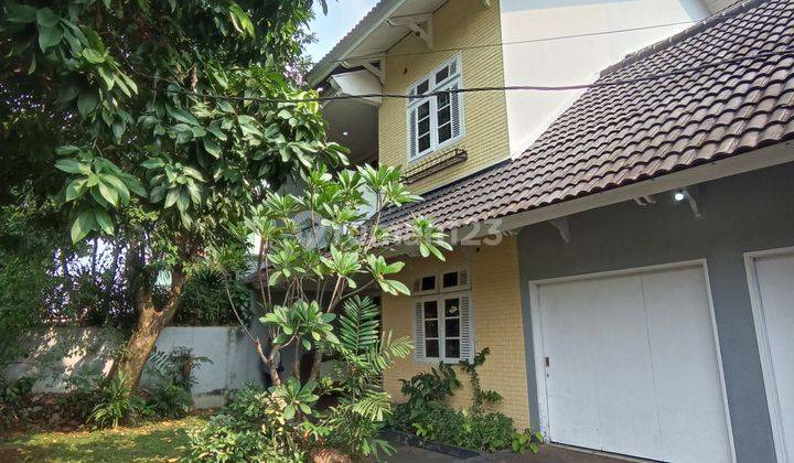 Rumah Kemang Unfurnished Ada Kolam Lokasi Tenang Jalan Mobil  1