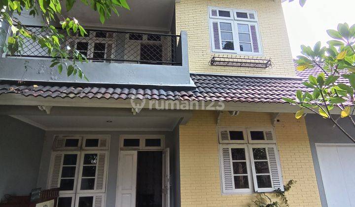 Rumah Kemang Unfurnished Ada Kolam Lokasi Tenang Jalan Mobil  2