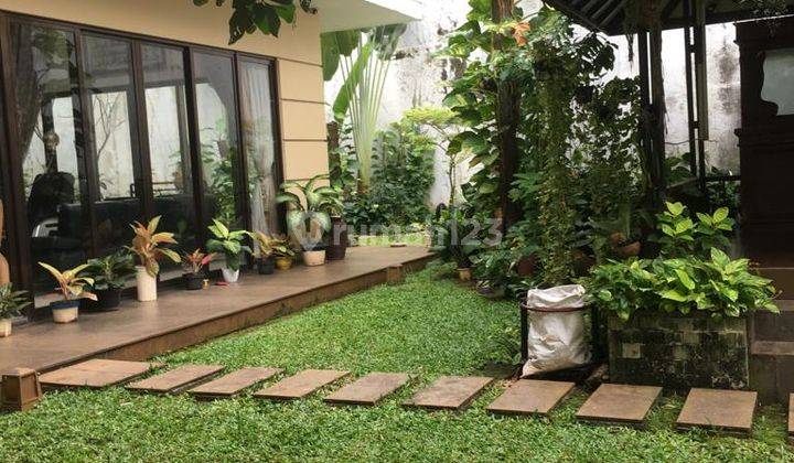 Rumah Menteng 2 Lantai Furnished Ada Pool, Shm , Lokasi Tenang  2