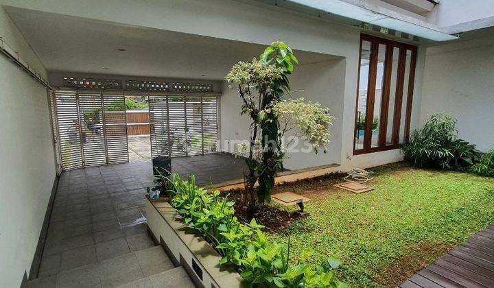 Rumah 2 Lantai di Menteng Ada Pool Unfurnished Dlokasi Tenang  1