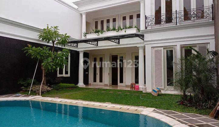 Rumah Baru 2 Lantai Unfurnished Ada Pool Lokasi Prime Menteng  2