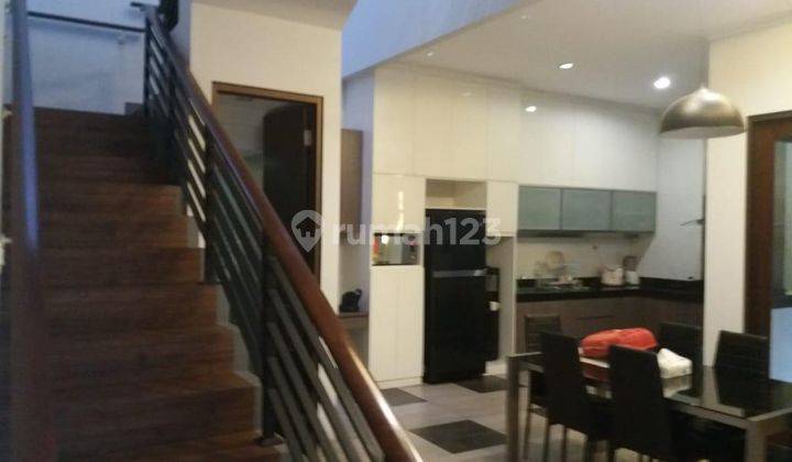 Rumah 2 Lantai Menteng Semi Furnished , Kotak , Shm Siap Huni 1