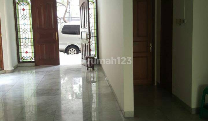 Rumah 2 Lantai Menteng Siap Huni Dekat Thamrin Bisa Untuk Office 1