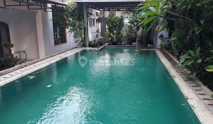 Dijual Rumah Menteng , Bagus Vintage Lokasi Sangat Strategis ,shm 2