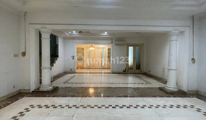 Rumah Sewa di Menteng 2 Lantai Unfurnished Cocok Untuk Kantor  1