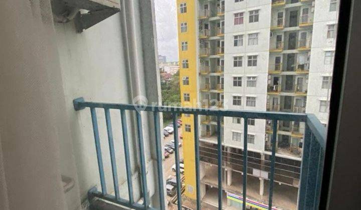 teras apartemen pancoran riverside lantai 7