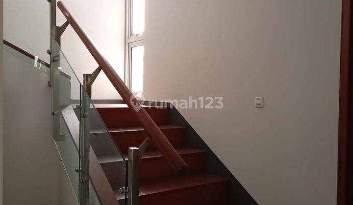 Rumah Sewa Modern 3lantai Area Patra Kuningan Siap Huni Ada Pool  2