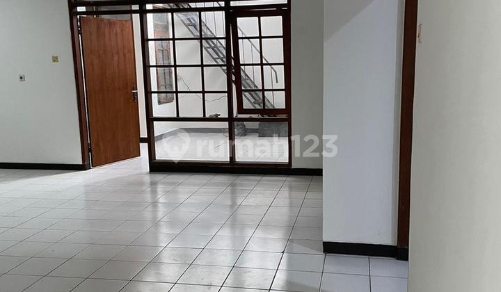 Spacious Ready-to-Live House in Taman Kopo Indah 1 Bandung 2