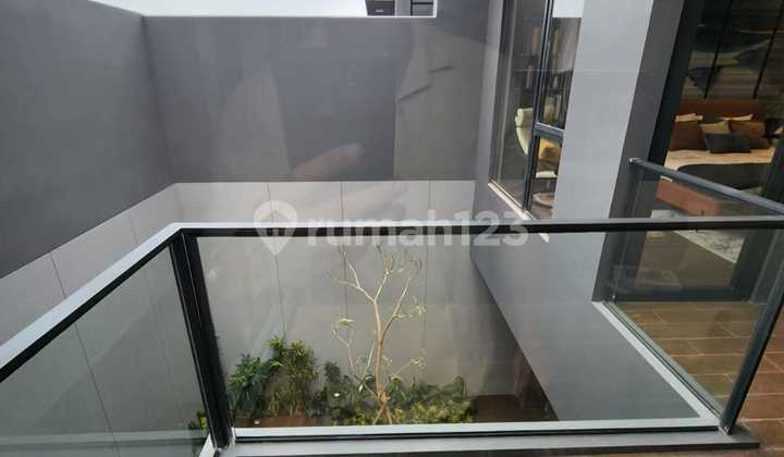 Luxury House in Hillary Cluster, Summarecon Bandung 2