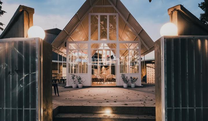 Fully Equipped Cafe in Turangga, Ready to Operate Fully Equipped Cafe in Turangga, Ready to Operate