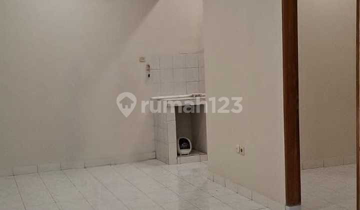 Neat &amp; Ready-to-Occupy House in Batununggal Bandung