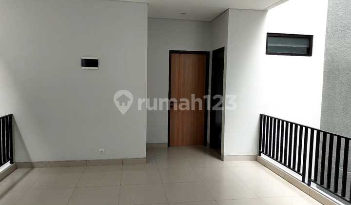 Rumah di Taman Anggrek Dekat Festival Citylink Bandung