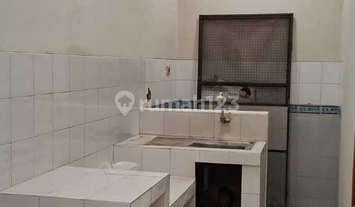 Neat &amp; Ready-to-Occupy House in Batununggal Bandung 2