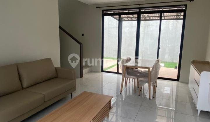 Rumah 2 Lantai Modern di Punawangi