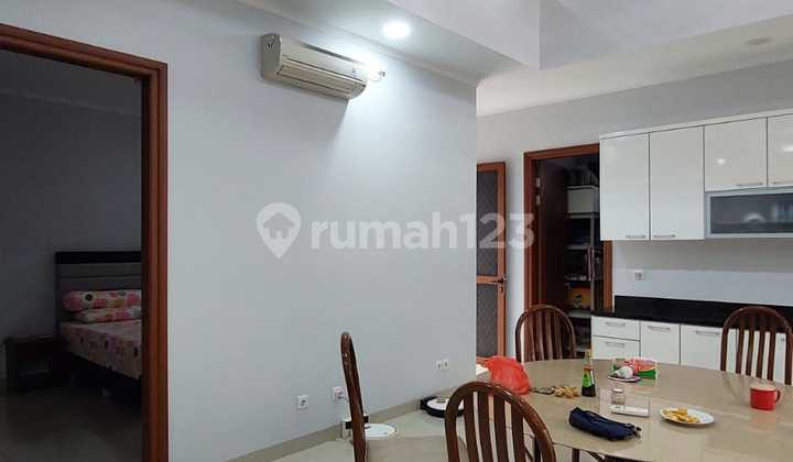  Rumah Terawat di Singgasana Pradana 2