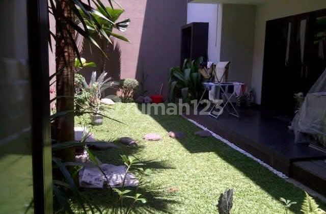 Rumah 2 Lantai Bangunan Bagus & Full Furnished di TKI 3 Bandung 2