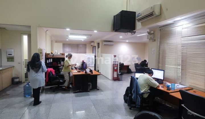 Disewakan Cocok untuk Kantor Klinik Workshop Gym Kebayoran Baru