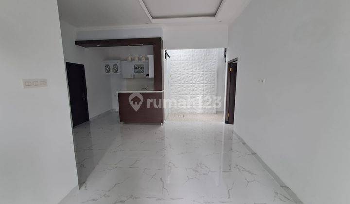 Rumah Mewah Cantik Siap Huni Tepi Jalan Godean Jogja 4