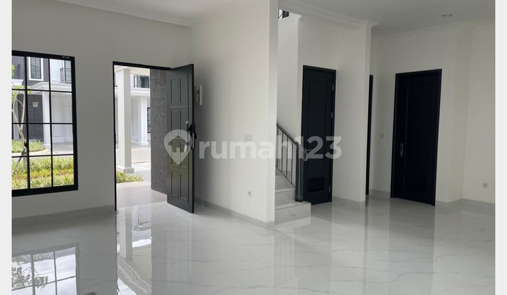 Disewakan rumah villa pasir putih 10 x 15 PIK 2