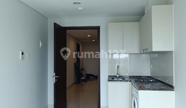 Dijual apartment semi furnished 3Br Puri mansion 