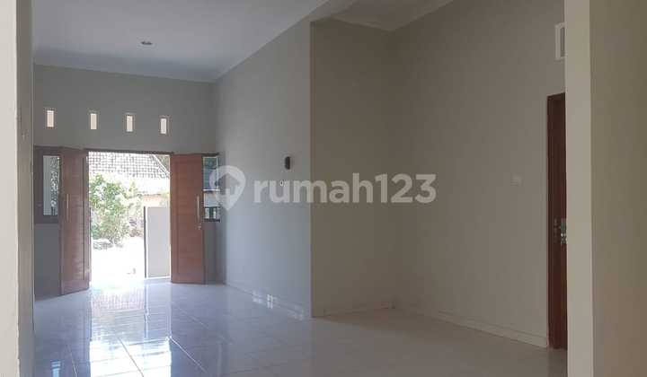 RUMAH MURAH SIAP HUNI TANAH LUAS TEPI JALAN DI PURWOMARTANI  2