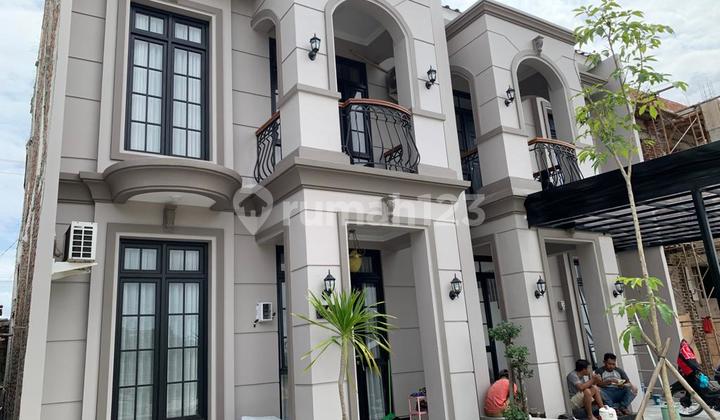 Rumah 2 Lantai Konsep Mediterania Di Banguntapan, Bantul