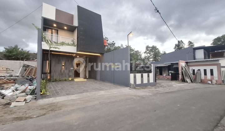 Rumah Mewah, Full Furnished, 5 KM Dari Kampus Uii Jakal Rumah Mewah, Full Furnished, 5 KM Dari Kampus Uii Jakal