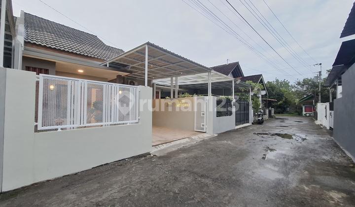 Ready-to-Occupy House Near Tajem Maguwoharjo Intersection 2