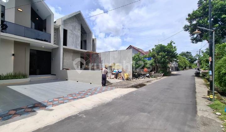 Rumah Siap Huni, Free Furnished, 6 Menit ke Gereja Gkj Minomartani 2