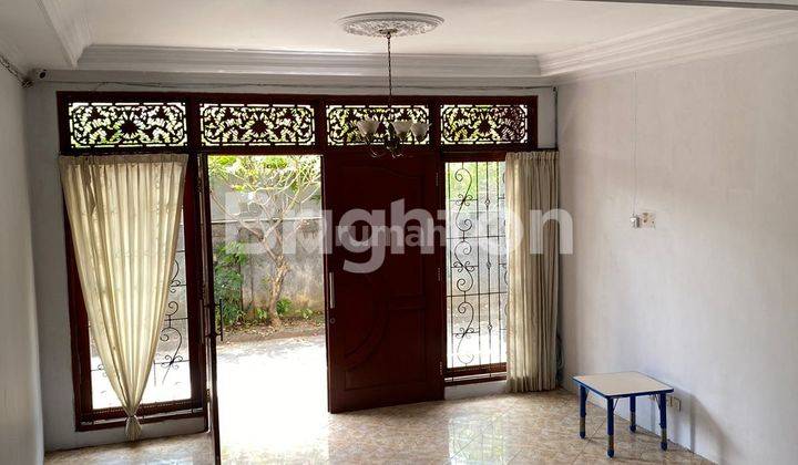 Modern 2-storey 6 bedroom house in Sidakarya ready to live in 2