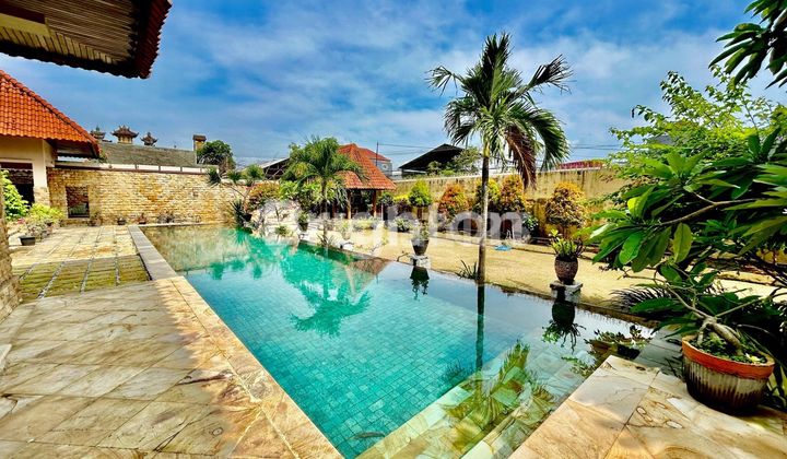 Villa besar elit mewah di Sanur siap huni 